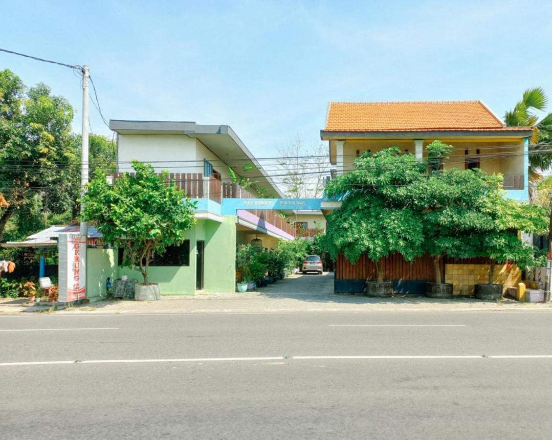Hotel Gerung 2 near Luwes Mall Nganjuk Exterior foto