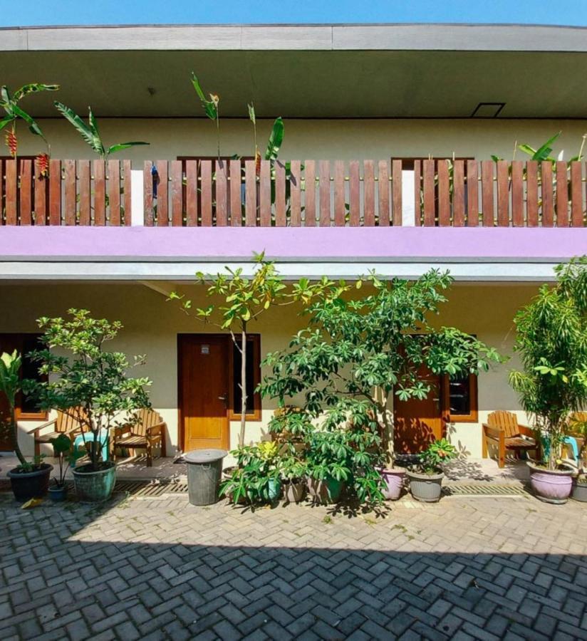 Hotel Gerung 2 near Luwes Mall Nganjuk Exterior foto