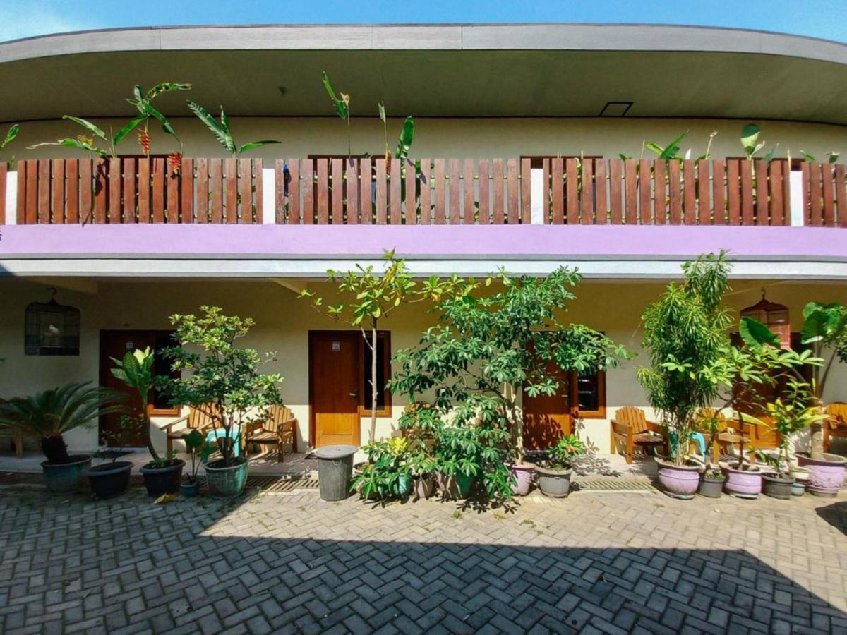 Hotel Gerung 2 near Luwes Mall Nganjuk Exterior foto